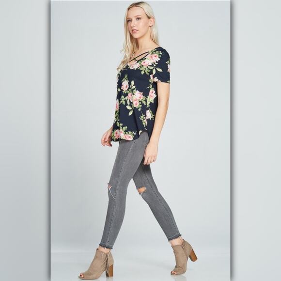 A031-A ☼ Floral Print Top With Lattice Detail - Picture 2 of 5